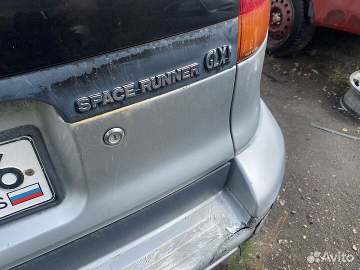 Mitsubishi space runner задний фонарь