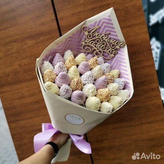 Клубника в шоколаде, Боксы с клубникой и цветами