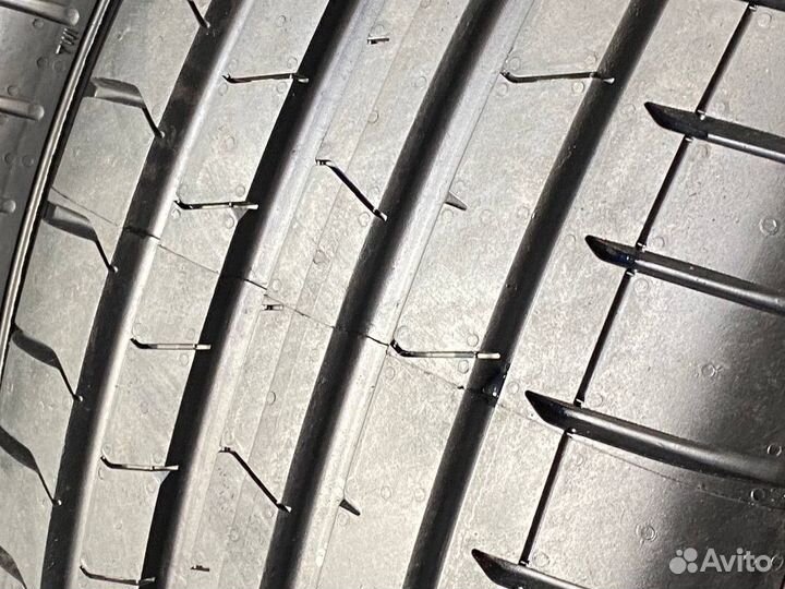 Pirelli P Zero PZ4 225/45 R19