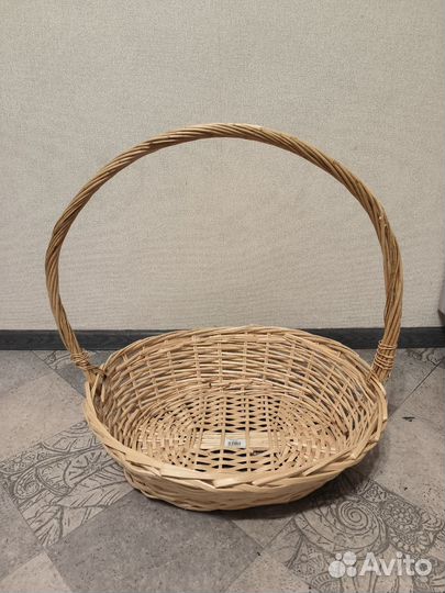 Большая плетёная корзина
