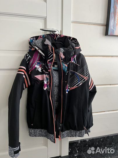 Горнолыжная куртка, сноубордическая куртка