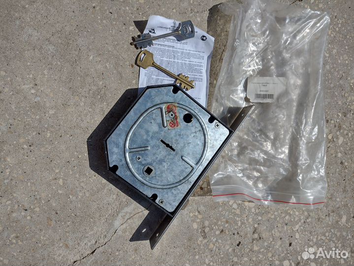 Замок дверной class