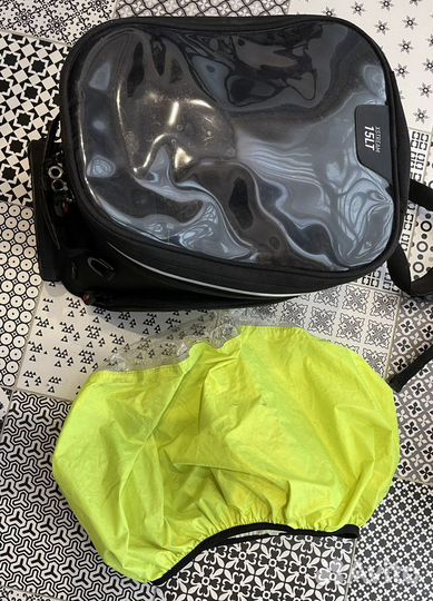 Сумка на бак Givi XS 320 для Africa Twin