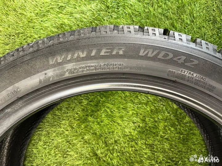 Delinte WD42 215/70 R16 100T