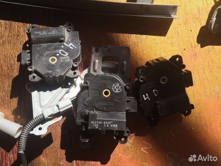 Моторчик заслонки печки Honda Civic 8 4D