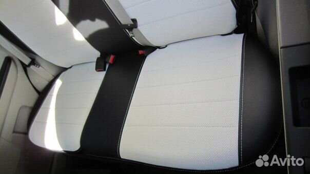 Чехлы Mitsubishi Outlander XL 2007-2012черно-белые