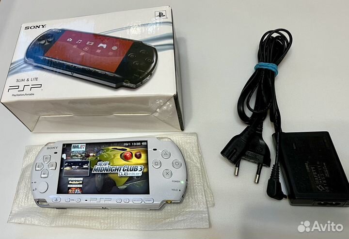 Sony PSP 3008 Pearl White (белая) 64GB