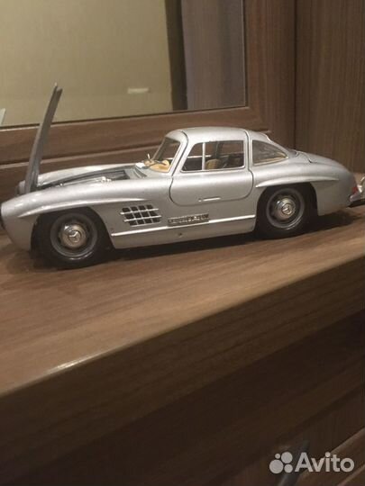 Модель автомобиля металл 1/24 mercedes-benz 300 SL