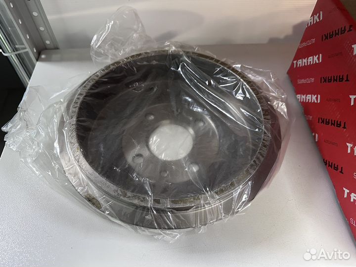 Тормозной барабан задний (203x49) 4 отв