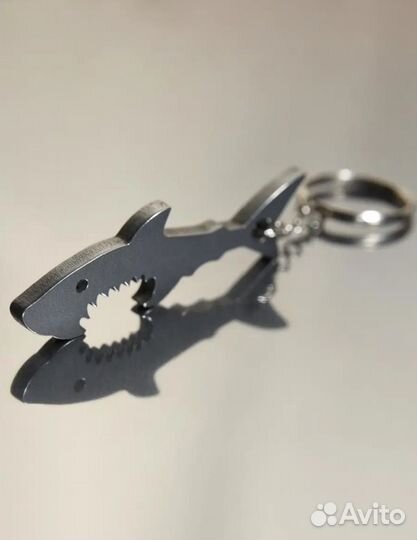 Открывашка в форме акулы