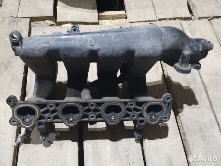 4556704 Коллектор впускной Chrysler Neon I