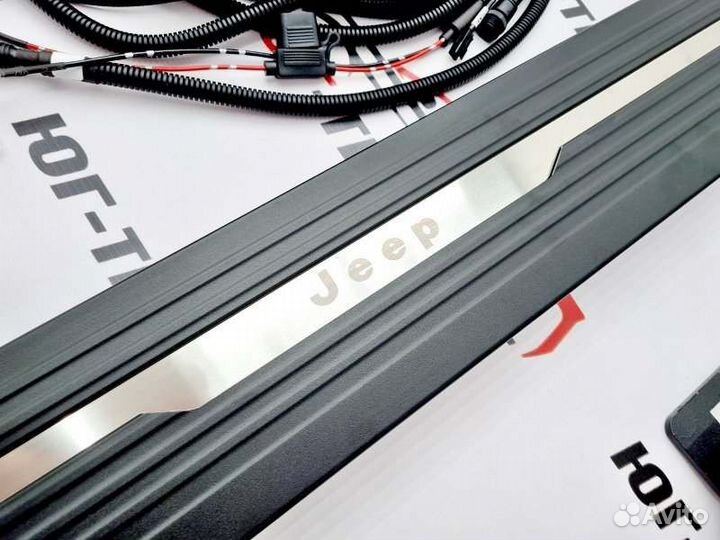 Пороги выдвижные jeep Grand Cherokee WK2 16-23 гг