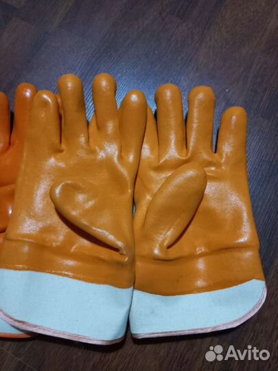 Перчатки резиновые