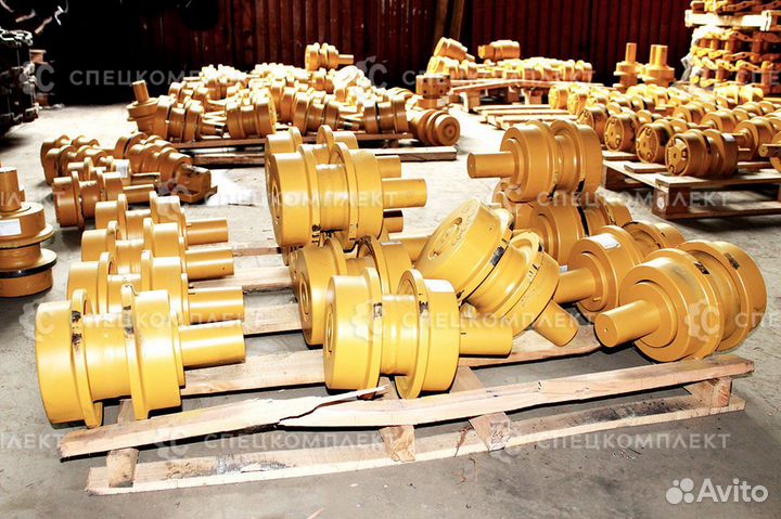 Каток поддерживающий 14X-30-00140 D65E-12