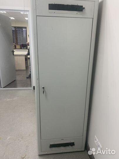 Шкаф серверный напольный