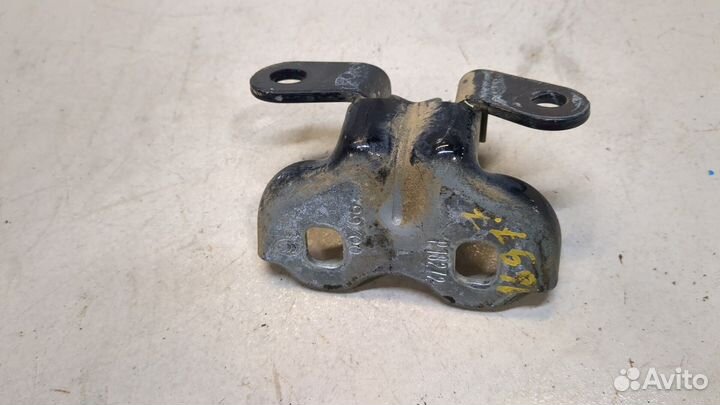 Петля двери правая передняя Chevrolet Bolt 2016