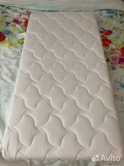 Кровать детская с матрасом