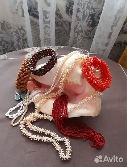 Бусы, браслеты