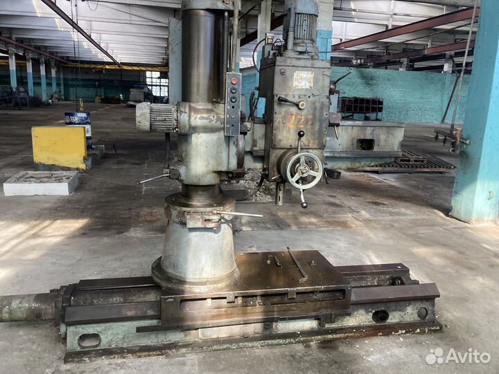 Радиально сверлильный станок 2532л