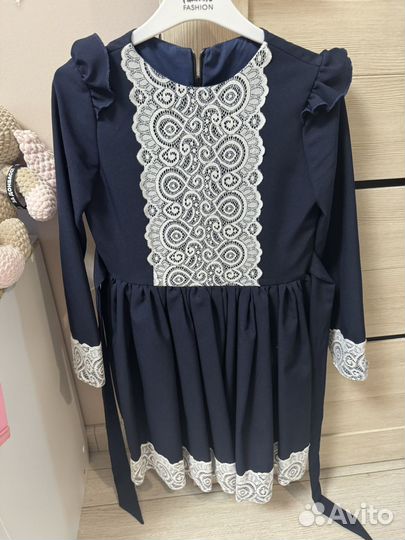 Платье школьное -нарядное 134