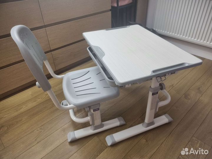 Растущая парта и стул бу