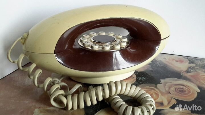 Телефон ретро
