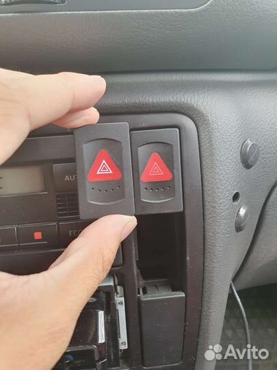 Кнопка аварийного сигнала Volkswagen