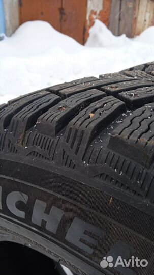 Michelin X-Ice North 4 215/65 R16 102T