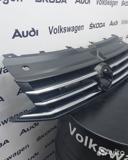Решетка радиатора верх. VW Polo Sedan (2015-2020)