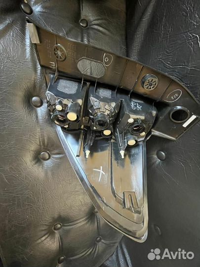 Subaru forester sh фонарь задний левый