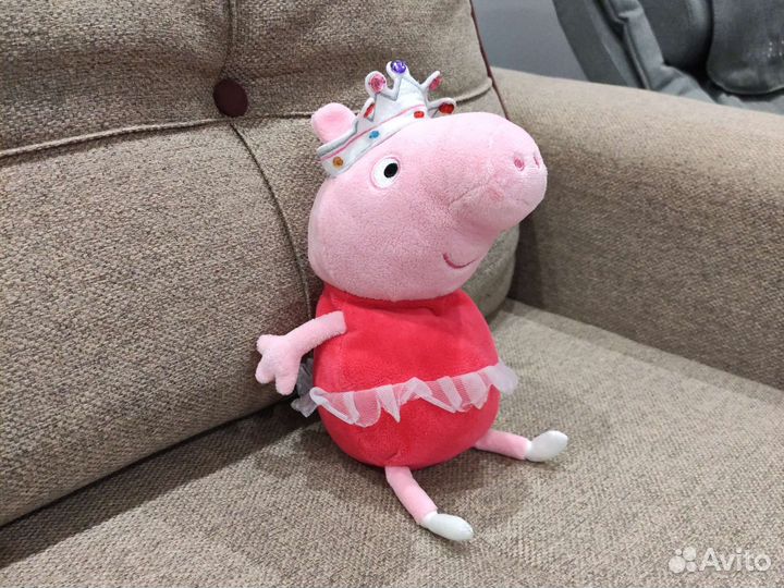 Мягкая игрушка Свинка Пеппа в короне 30 см