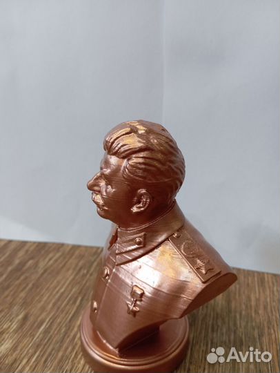 Бюст Сталина