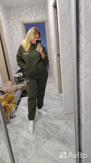 Спортивный костюм женский