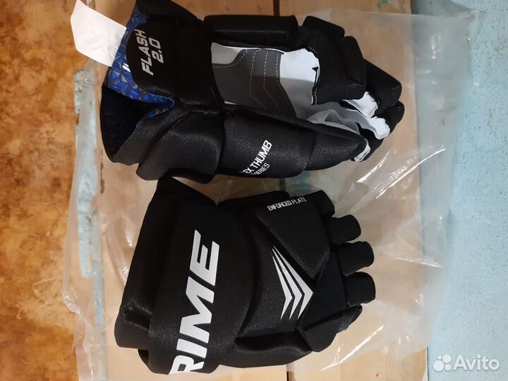 Краги хоккейные