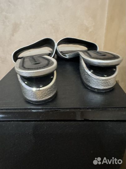 Шлепанцы кожа серебряные 39