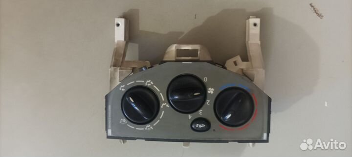 Блок управления климат-контроля opel vivaro