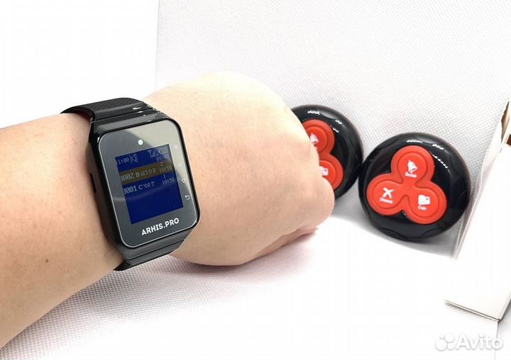 Кнопка вызова официанта с часами для кафе, баров