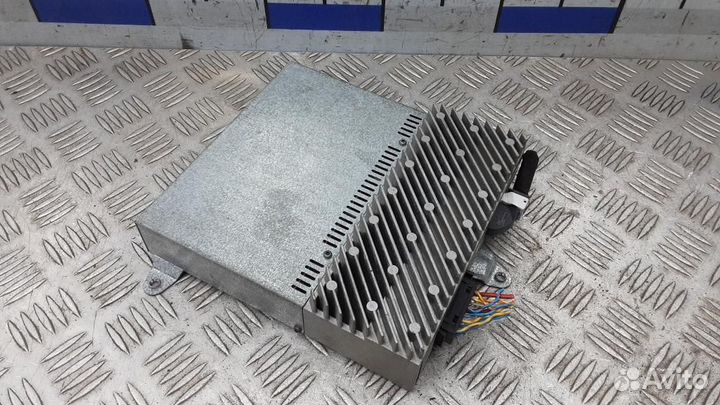 Усилитель акустической системы BMW 5-Series/M5