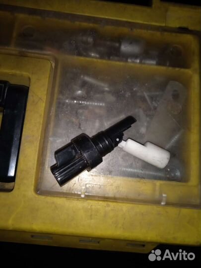 Датчик уровня омывающей жидкости volvo