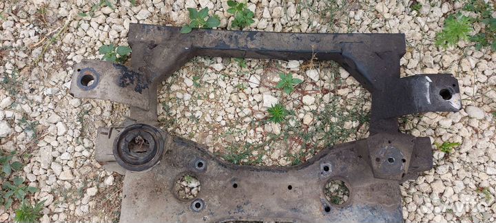 Подрамник передний на Mercedes w639