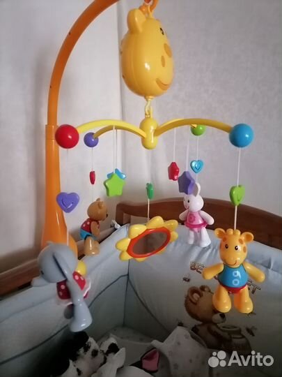 Музыкальная карусель Жирафики(мобиль в кроватку)