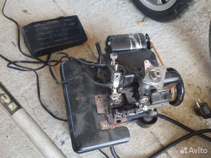 Швейноя машинка оверлок