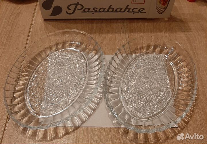 Сервировочные блюда, тарелки стеклянные