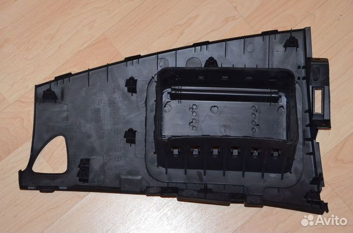 Крышка пассажира Мицубиси Ситроен Пежо