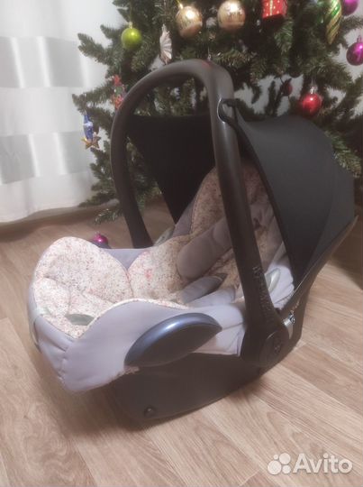 Автолюлька Maxi Cosi CabrioFix 0+(цвет Pop Violet)