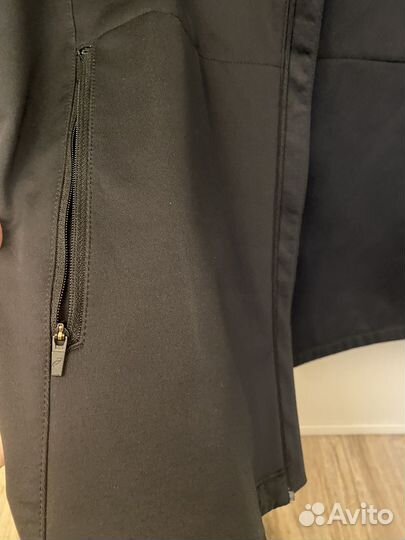 Беговая куртка asics L