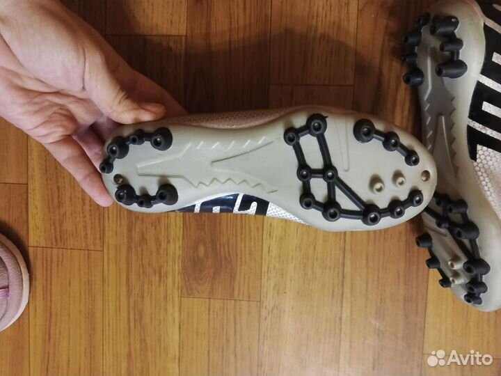 Футбольные бутсы на мальчика