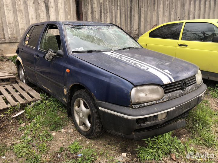В разборе Volkswagen Golf 3