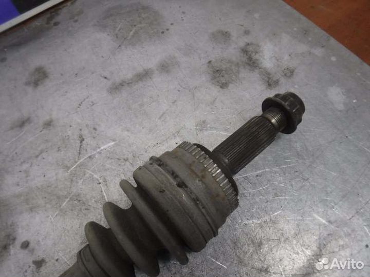 Привод задний правый Toyota Corolla 124 правый