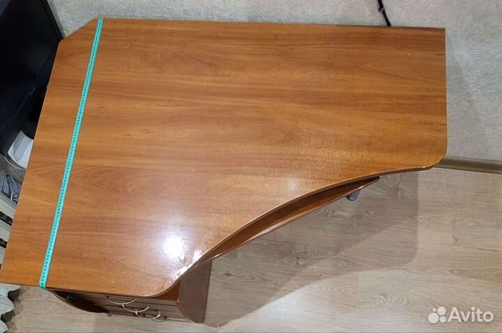 Компьютерный письменный стол